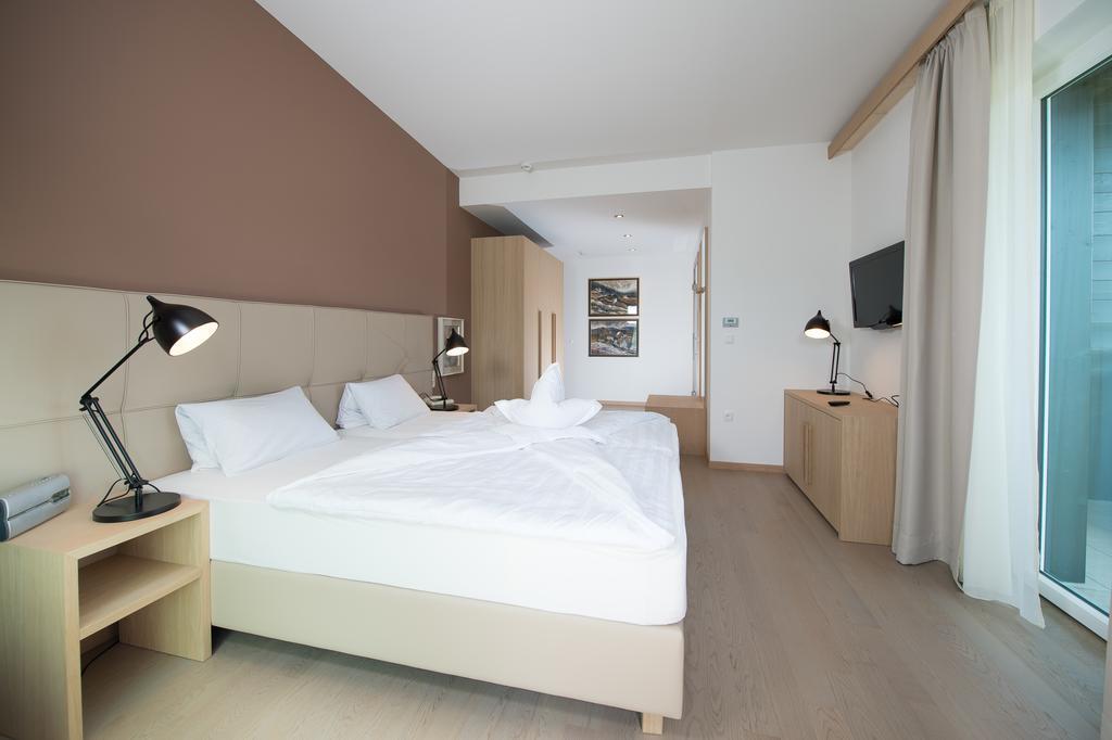 Seeberg Garni Hotel Калдаро Стая снимка